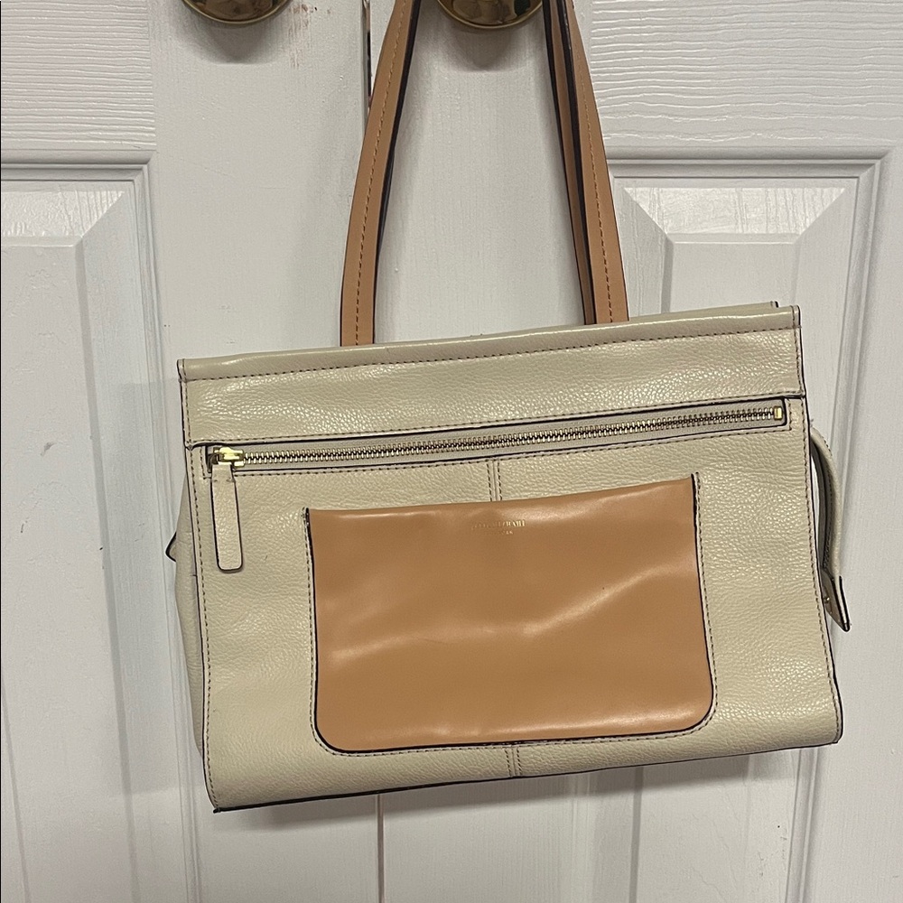 Isaac Mizrahi Chic Cream and Tan Shoulder Bag